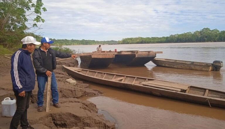 Desde aceites hasta mercurio contaminan ríos de Amazonia