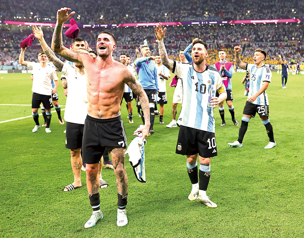 Argentina y  Messi,  a cuartos