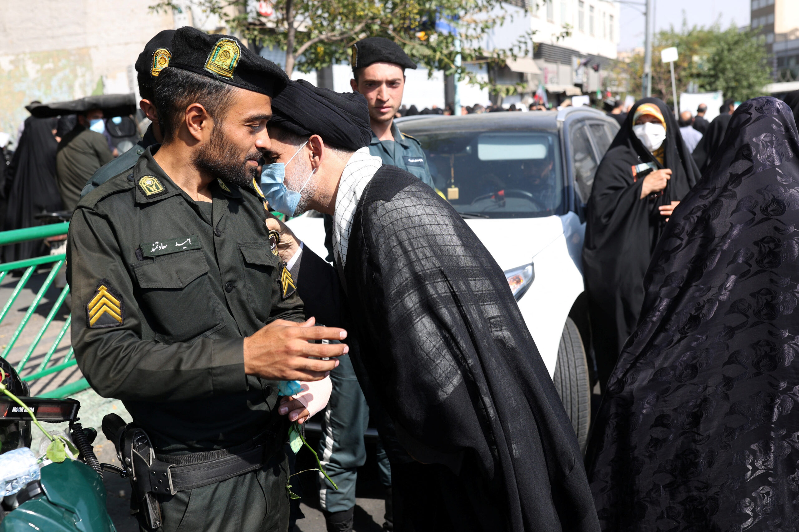 Régimen de Irán disuelve la  guardia policial de la moral