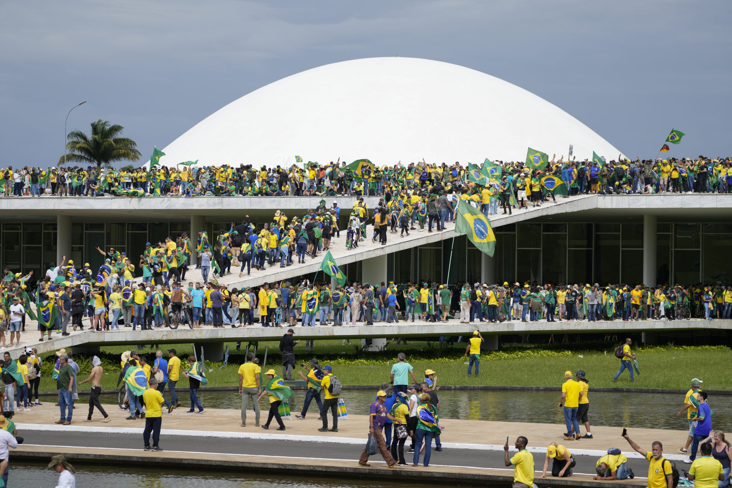Prisión preventiva para 942  seguidores de Jair Bolsonaro