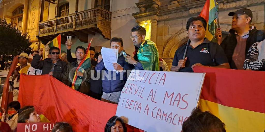 Chuquisaca pide la detención de Morales  y que Policía y FFAA respeten la CPE