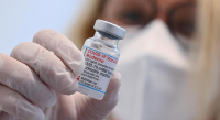 Vacuna Moderna ahora está  disponible como dosis de refuerzo