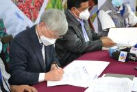 Bolivia y Corea firman convenio para mejorar producción de papa