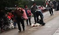Pollos empiezan a morir por bloqueo  de ruta Santa Cruz -Cochabamba