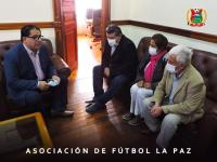 AFLP y UMSA se reúnen para beneficiar al fútbol paceño