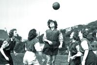 El fútbol femenino, deporte prohibido