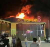 Reportan 13 muertos y 40 heridos por  incendio en discoteca de Tailandia