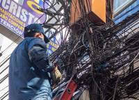 Retiran más de 1.000 metros de  cables en desuso en Cochabamba