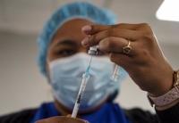 Reino Unido aprueba   vacuna contra ómicron