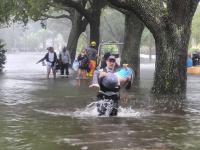 Florida apura el rescate de  atrapados por huracán Ian