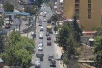 Choferes y pasajeros “martirizados” por  trancaderas en avenida Hernando Siles