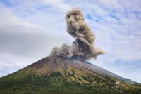 Crece alerta en El Salvador por  erupción de volcán Chaparrastique
