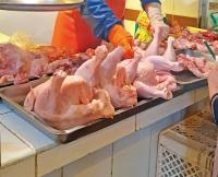 Intentan bajar precio de  la carne de pollo en Sucre