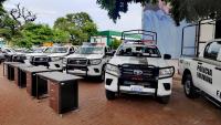 Gobernación entrega camionetas y  mobiliario a la Policía Boliviana